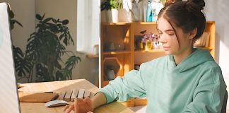 Intensive teacher training in the application of distance education (holistic approach)